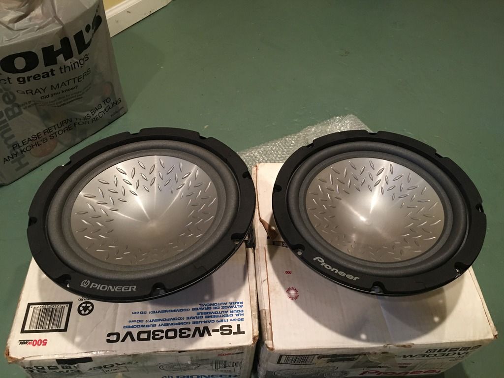 Old School rare, Pioneer TSW303DVC 12" diamondplate subwoofers Car